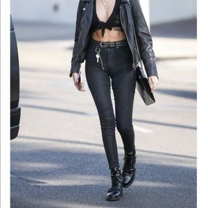 Black coated skinny jeans - size 28